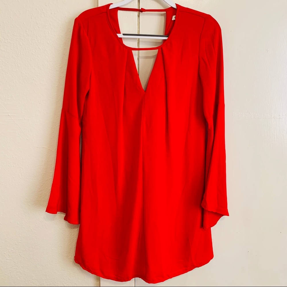 Essue Red long sleeve vneck Dress